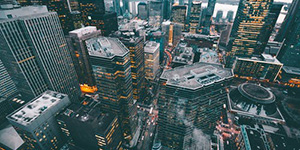 住宅、工业、商业地产开发，，，，，，修建工程、工业制造、矿业开采、生物制药、能源开发、资源运营、金融效劳、经贸商贸、餐饮娱乐等为一体的多元化大型股份制企业...
