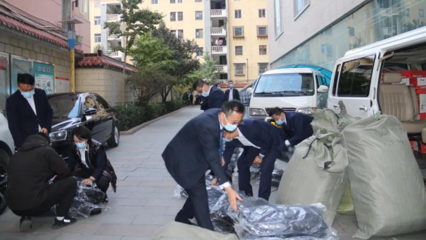 助力抗疫事情者 必一运动实业在行动 ——兰州必一运动实业集团代表业主谢谢防疫一线事情职员