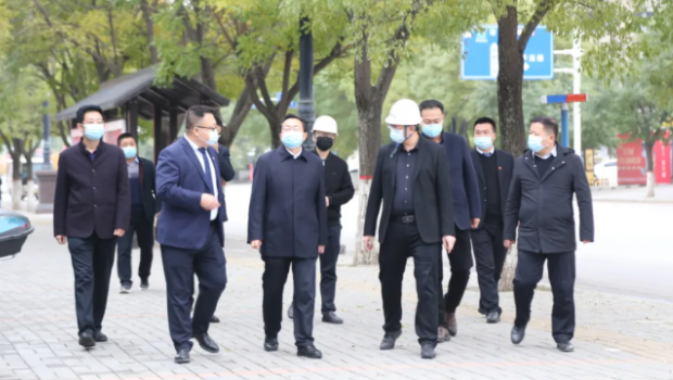 平凉市副市长杨恭带队督查必一运动·富力城工程清静及防疫事情